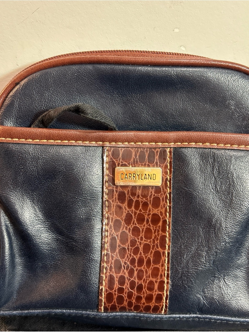 Carryland Vintage Navy and Brown Leather Crossbody 9/13 - Picture 2 of 11
